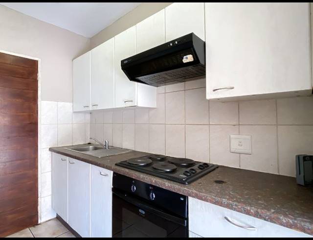 0.5 BEDROOM APARTMENT FOR SALE IN FLORIDA LAKE